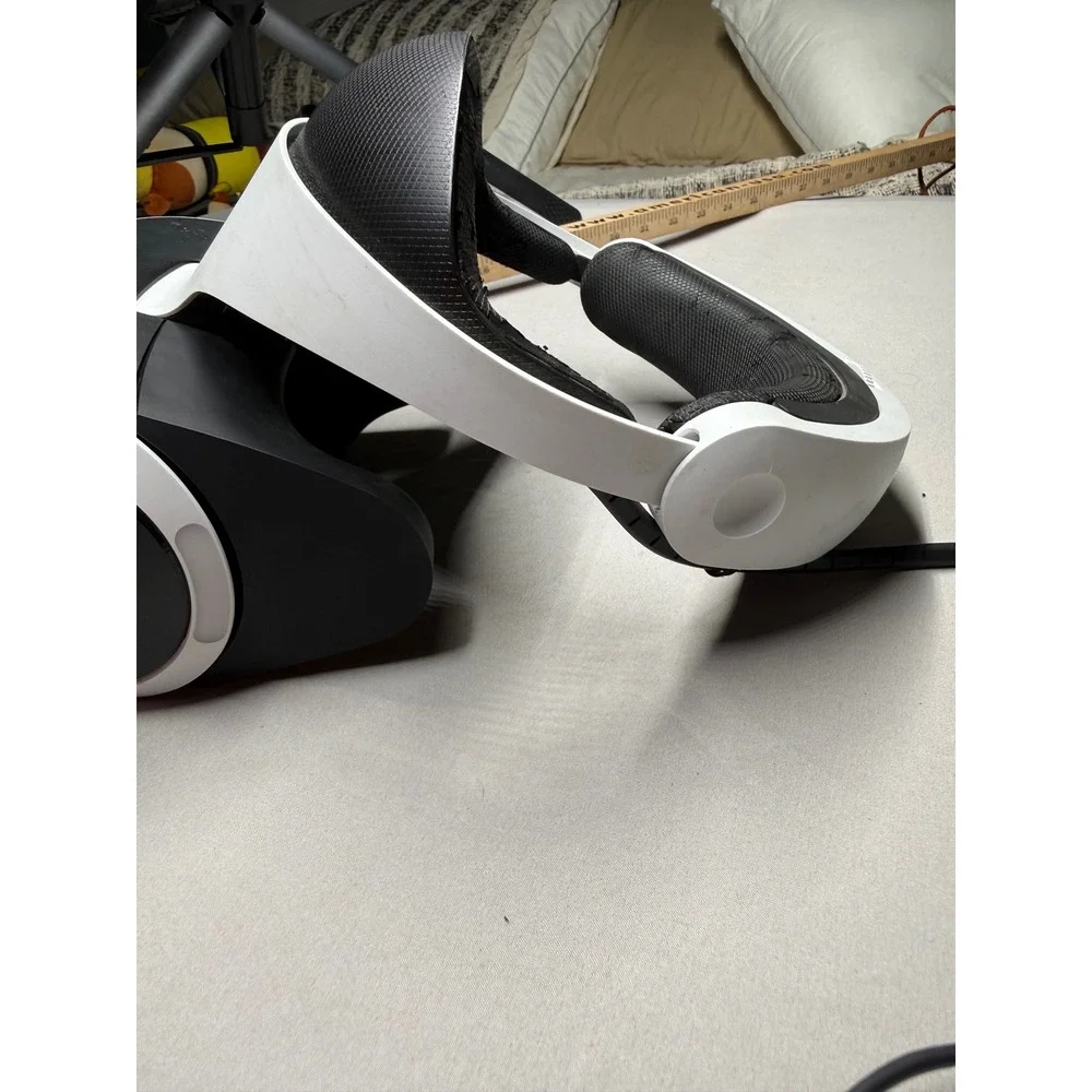 Sony PlayStation VR Headset CUH-ZVR1 PS4 Virtual‎ Reality Goggles White Black